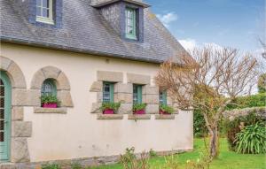 Maisons de vacances Awesome home in Penvnan with 1 Bedrooms and WiFi : photos des chambres