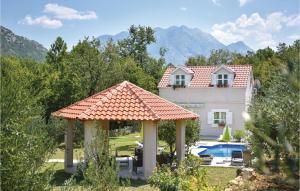 obrázek - Stunning Home In Slime With 3 Bedrooms, Wifi And Outdoor Swimming Pool