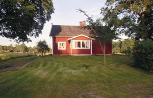 Stunning home in Annerstad with 3 Bedrooms and WiFi