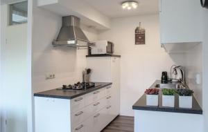 Amazing Home In Vlagtwedde