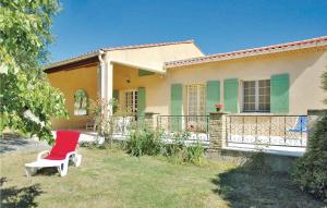 Stunning home in Saint Trinit with 2 Bedrooms