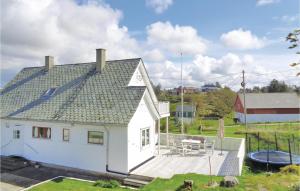 Four-Bedroom Holiday Home in Bremnes