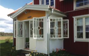 Cozy Home In Skillingaryd With Wifi