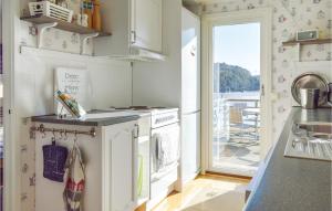 Three-Bedroom Holiday Home In Brastad