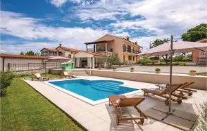 Beautiful Apartment In Hrboki With Wifi - 赫尔吉奇