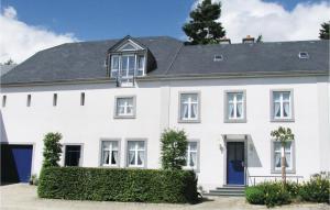 Nice Apartment In Noertrange With Wifi