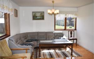 3 Bedroom Beautiful Home In Löttorp