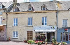 Pet Friendly Home In Sainte-Mère-Eglise - 圣梅尔埃格利斯