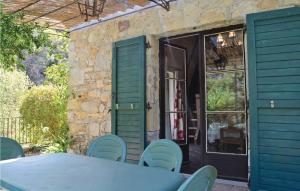 Maisons de vacances Awesome Home In La Roquette Sur Siagne : photos des chambres