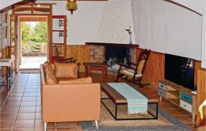 Nice Home In Pòrtol With Kitchen