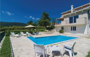 Cozy Home In Igalo With Wifi