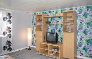 Three-Bedroom Holiday Home In Dio