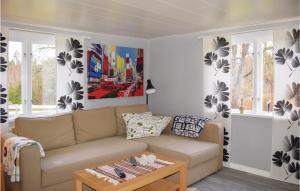 Three-Bedroom Holiday Home In Dio