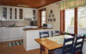 Three-Bedroom Holiday Home In Valdemarsvik