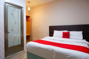 RedDoorz Plus at Hotel Srikandi Kendari