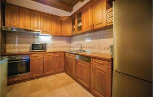 3 Bedroom Beautiful Home In Tivat