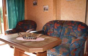 Cozy Home In Wolgast Ot Hohendorf