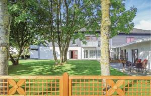 Amazing Apartment In Warwerort