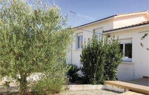 Amazing home in La Tranche sur Mer with 5 Bedrooms and WiFi