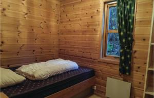 Gorgeous Home In Vallavik With Wifi