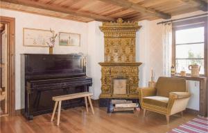 Two-Bedroom Holiday Home In Lenhovda