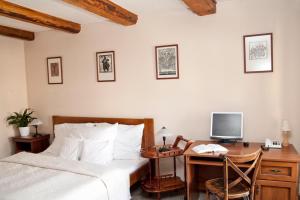 Courtyard Double Room room in Hotel U Zlatého Lva