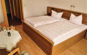 3 Bedroom Awesome Apartment In Breuna