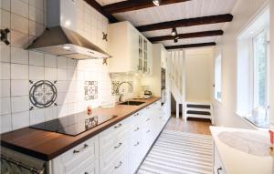 Lovely Home In Älgarås With Kitchen