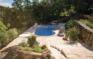 Maisons de vacances Nice home in St Anastasie s Issoles with 3 Bedrooms, Internet and Outdoor swimming pool : photos des chambres