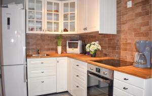 Stunning Home In Gränna With Kitchen