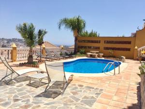 CHALET CON PISCINAS Y VISTAS DE ENSUEÑO