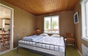 Lovely Home In Högsäter With Kitchen