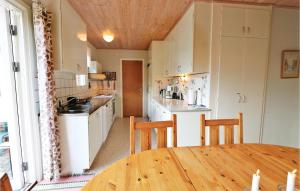 3 Bedroom Gorgeous Home In Yngsjö