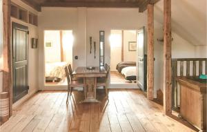 2 Bedroom Beautiful Home In Rimforsa