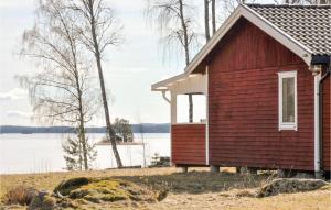 2 Bedroom Stunning Home In Storfors