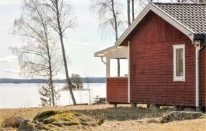 2 Bedroom Stunning Home In Storfors - Grythyttan