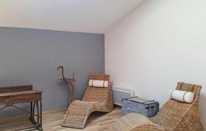 Maisons de vacances Nice Home In Narbonne With Sauna : photos des chambres