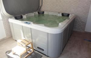 Maisons de vacances Nice Home In Narbonne With Sauna : photos des chambres
