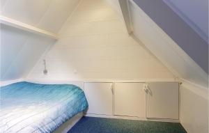 Nice Apartment In Hippolytushoef