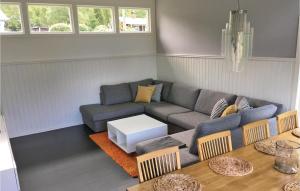 4 Bedroom Gorgeous Home In Boxholm