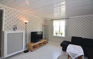 Stunning Home In Älgarås With Wifi