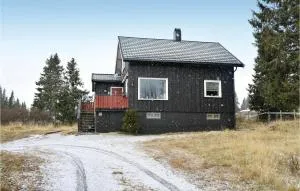 Three-Bedroom Holiday Home In Sjusjoen - 斯朱森