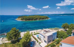 5 star počitniška hiša Holiday Home Barotul with Hot Tub XIII Mrljane Hrvaška