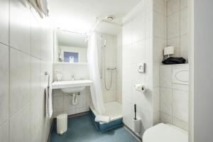 Standard Double Room with Balcony room in Hotel-Restaurant Bellevue