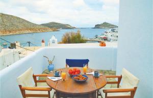 Three-Bedroom Apartment in Panormos Tinos Greece