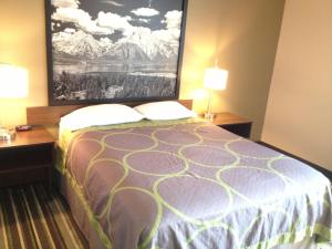 Queen Room - Non-Smoking room in Super 8 by Wyndham Pocatello
