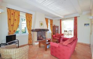 Maisons de vacances Amazing home in Cabris with 3 Bedrooms, WiFi and Outdoor swimming pool : photos des chambres