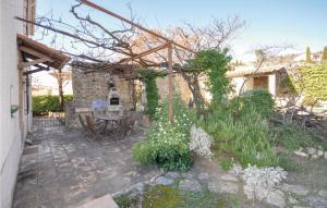 Maisons de vacances Amazing home in Cabris with 3 Bedrooms, WiFi and Outdoor swimming pool : photos des chambres