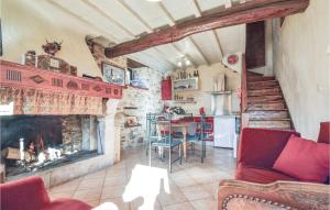 Maisons de vacances Two-Bedroom Holiday Home in Razecueille : photos des chambres