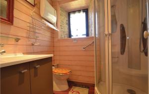 Maisons de vacances Gorgeous Home In Razecueill With Kitchenette : photos des chambres